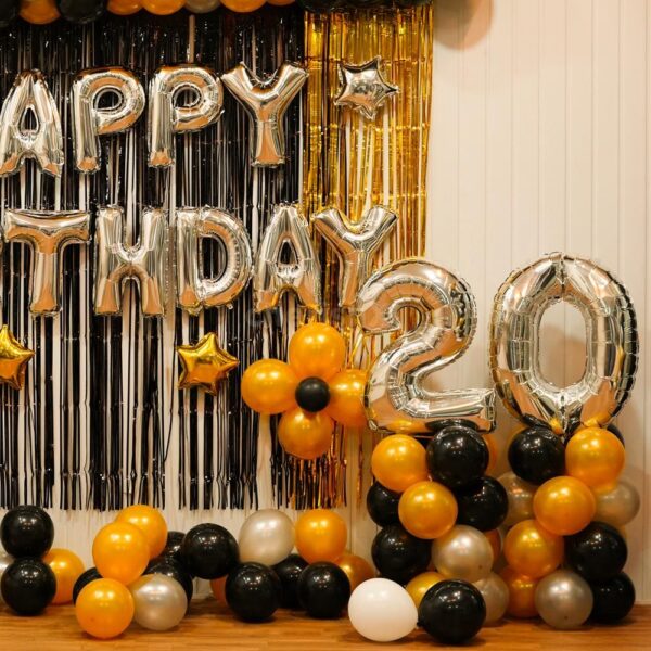Balloon decorations for birthdays